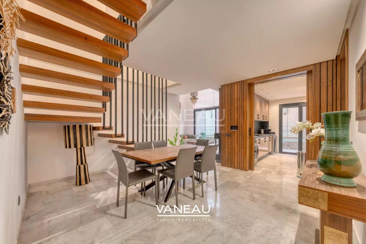 Luxueux Duplex avec Piscine Privative au Cœur de Victor Hugo