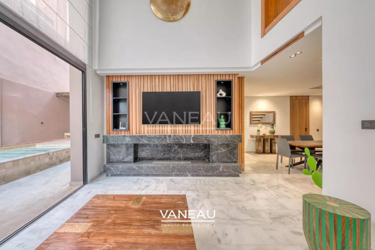 Luxueux Duplex avec Piscine Privative au Cœur de Victor Hugo