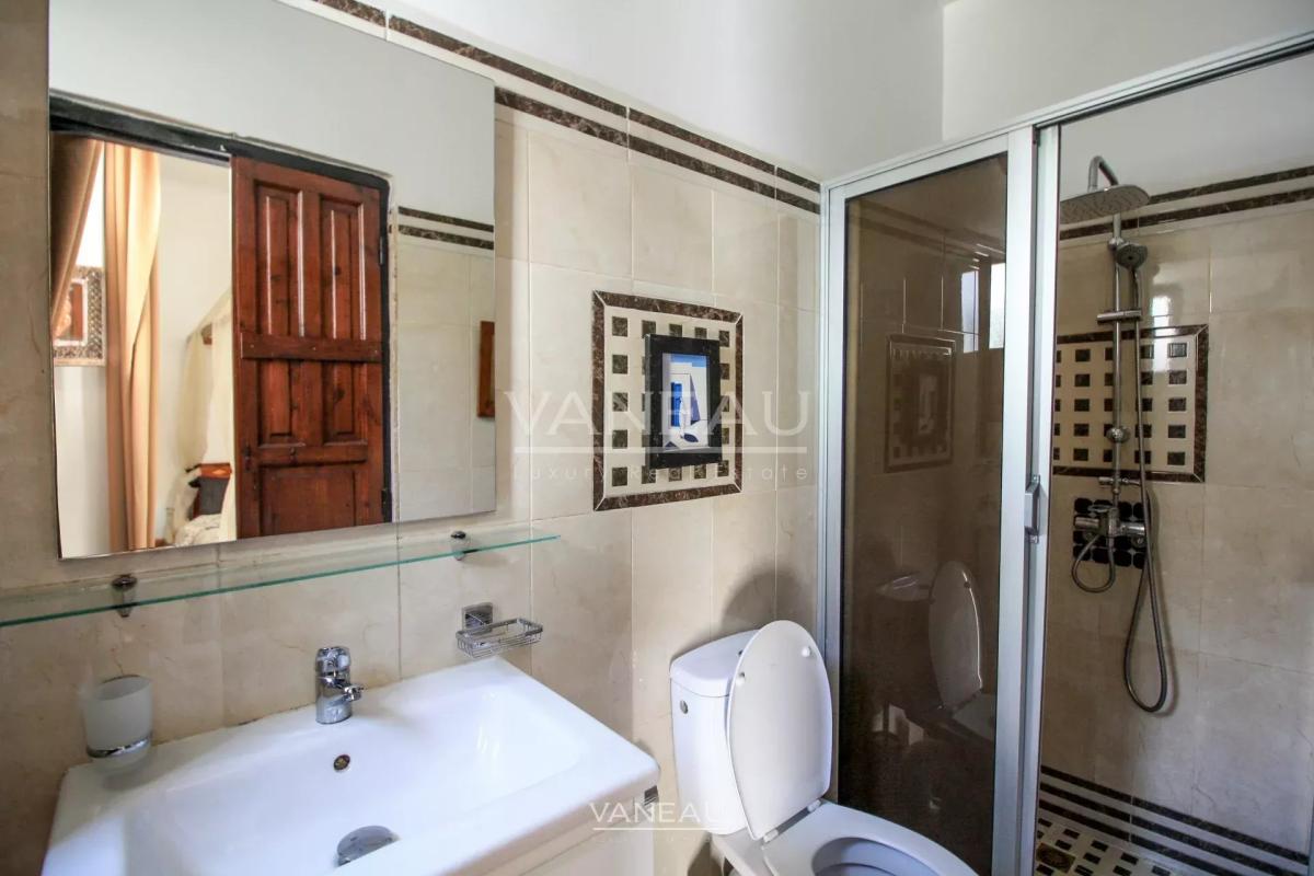 MARRAKECH MAISON D'HÔTES DE 7 CHAMBRES PISCINE SUR LA TERRASSE À