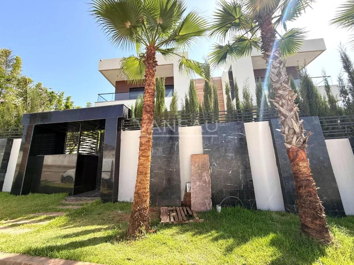 Villa à vendre sur Bouskoura Ville Verte -  1 300 m²