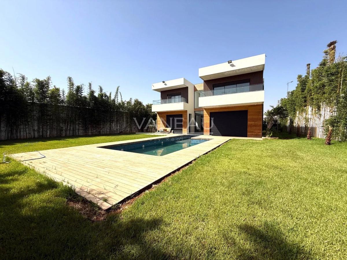 Villa à vendre sur Bouskoura Ville Verte -  1 300 m²