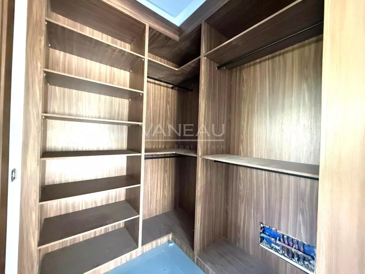 Villa à vendre sur Bouskoura Ville Verte -  1 300 m²