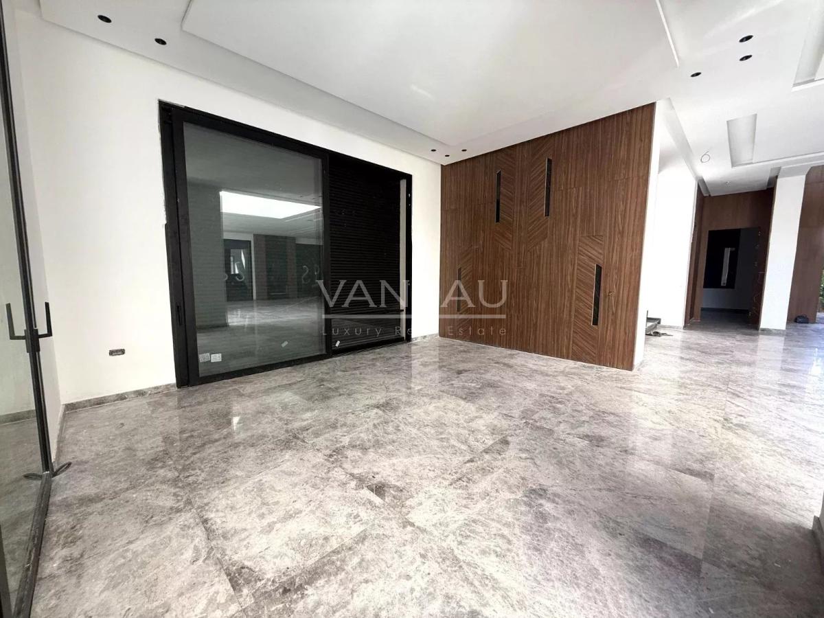 Villa à vendre sur Bouskoura Ville Verte -  1 300 m²