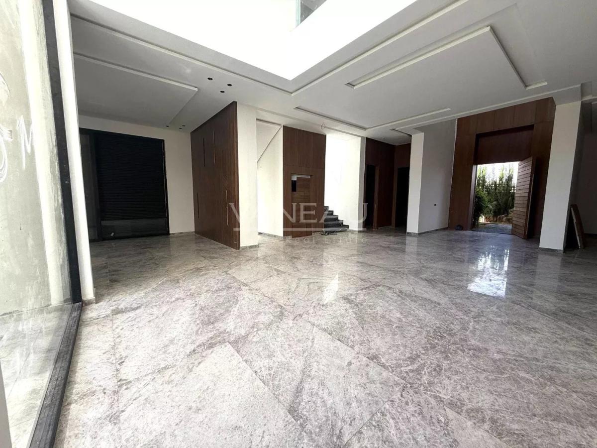Villa à vendre sur Bouskoura Ville Verte -  1 300 m²