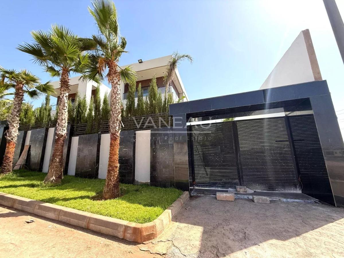 Villa à vendre sur Bouskoura Ville Verte -  1 300 m²