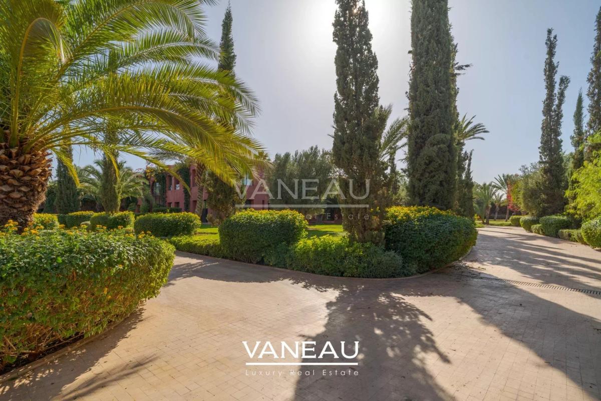 SUPERBE PROPRIÉTÉ À VENDRE AU COEUR D'UN GOLF DE PRÉSTIGE À MARR