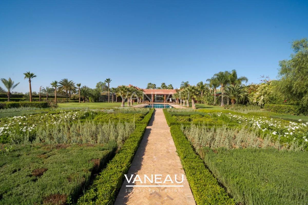 SUPERBE PROPRIÉTÉ À VENDRE AU COEUR D'UN GOLF DE PRÉSTIGE À MARR