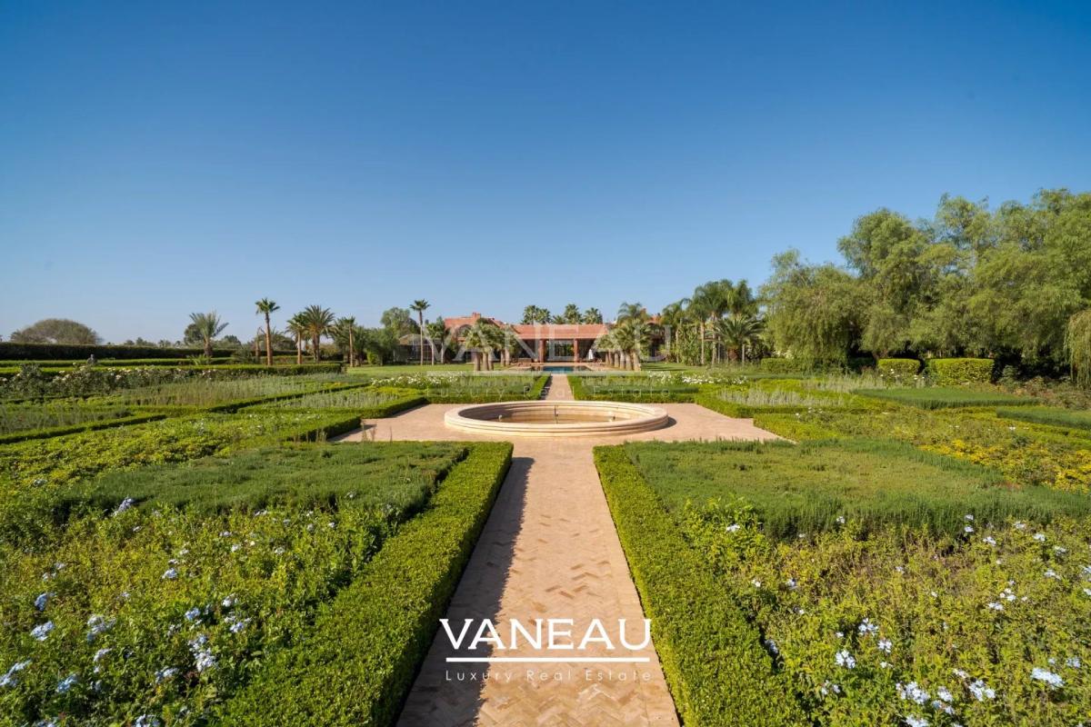 SUPERBE PROPRIÉTÉ À VENDRE AU COEUR D'UN GOLF DE PRÉSTIGE À MARR