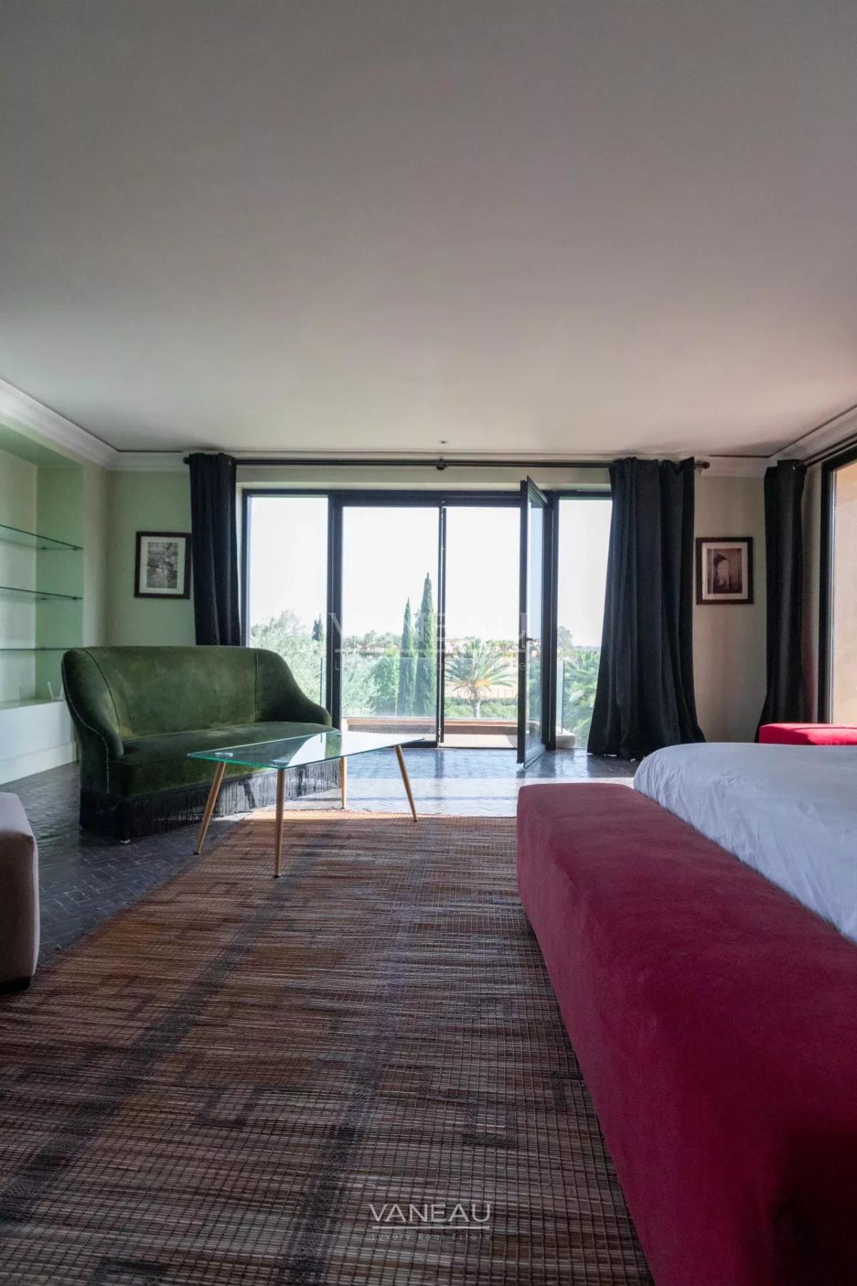 SUPERBE PROPRIÉTÉ À VENDRE AU COEUR D'UN GOLF DE PRÉSTIGE À MARR