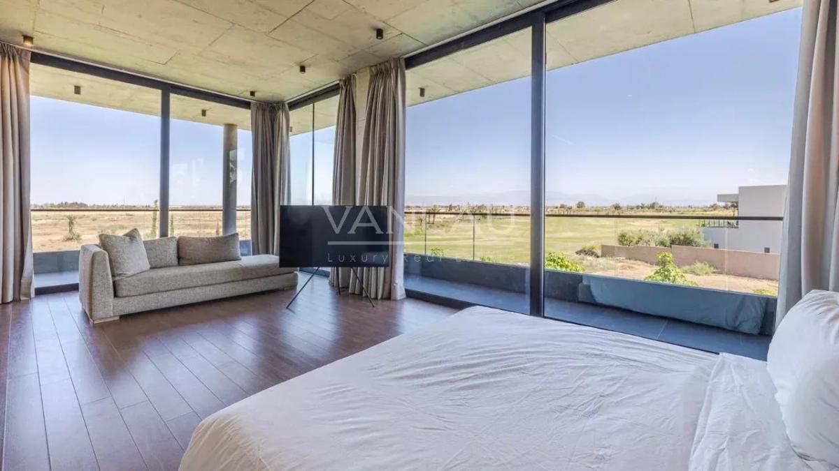 Villa d'architecte en 1ère ligne de golf