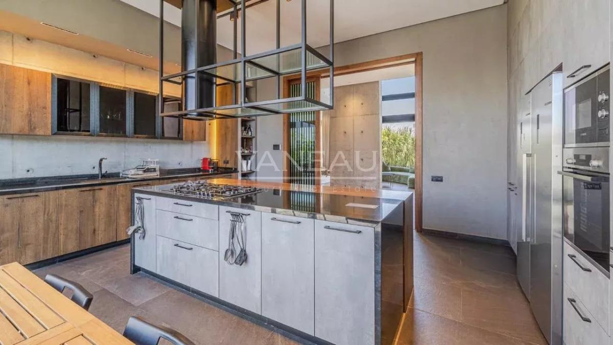 Villa d'architecte en 1ère ligne de golf