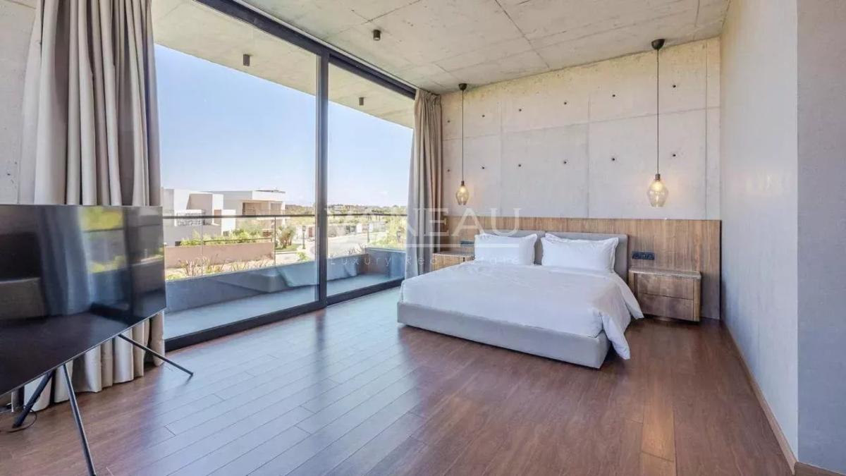 Villa d'architecte en 1ère ligne de golf