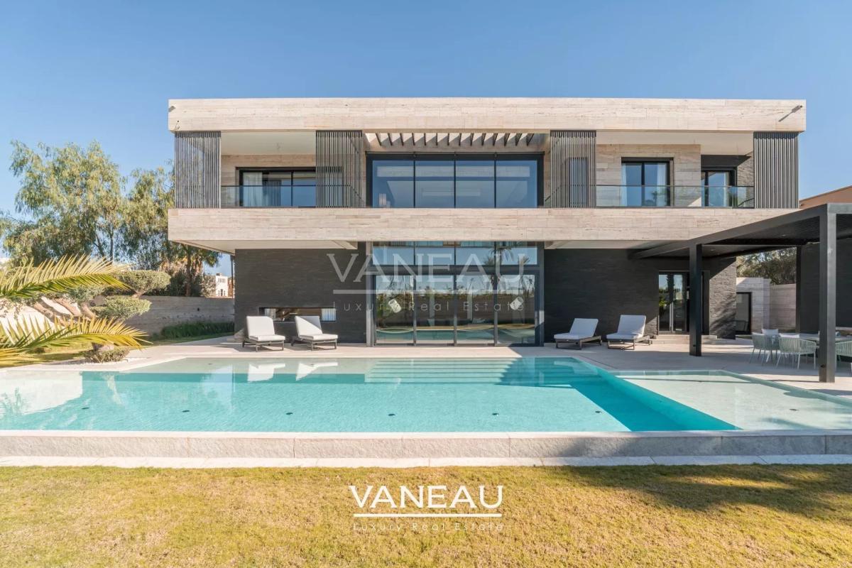 Villa neuve contemporaine a proximité de golfs prestigieux