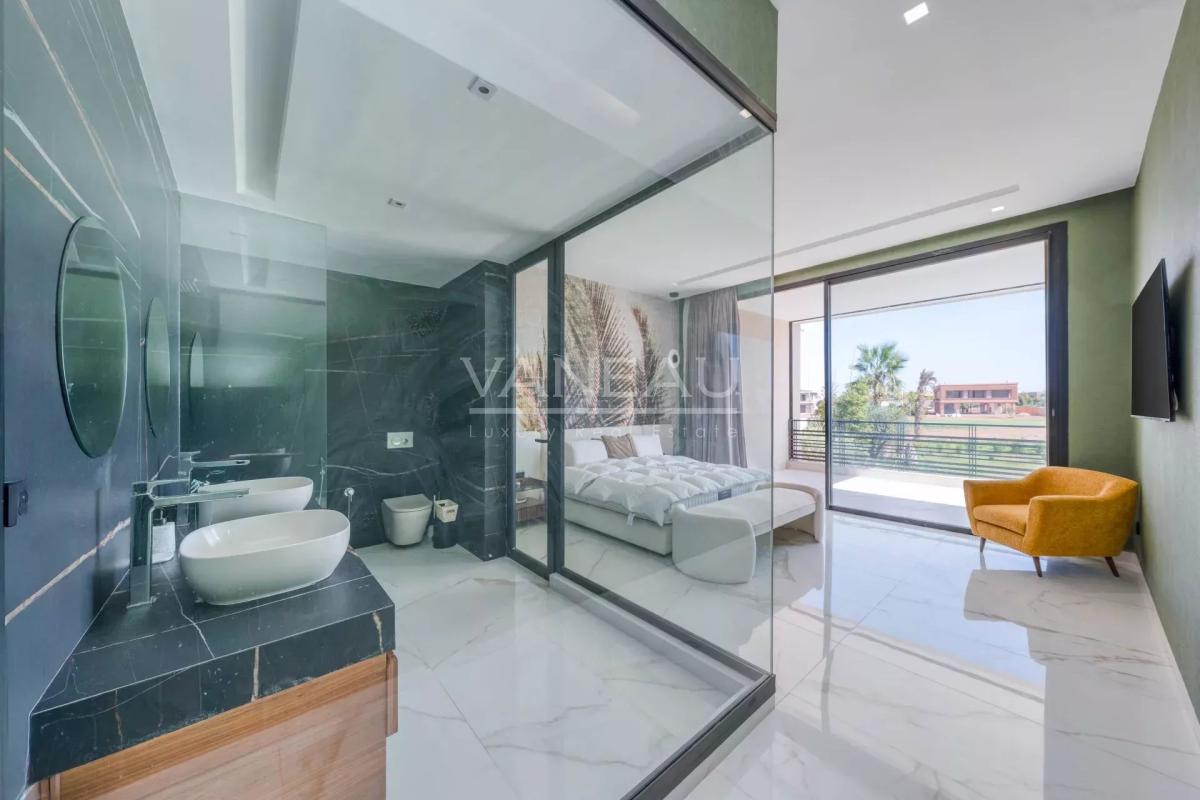 Villa au coeur d'un prestigieux golf