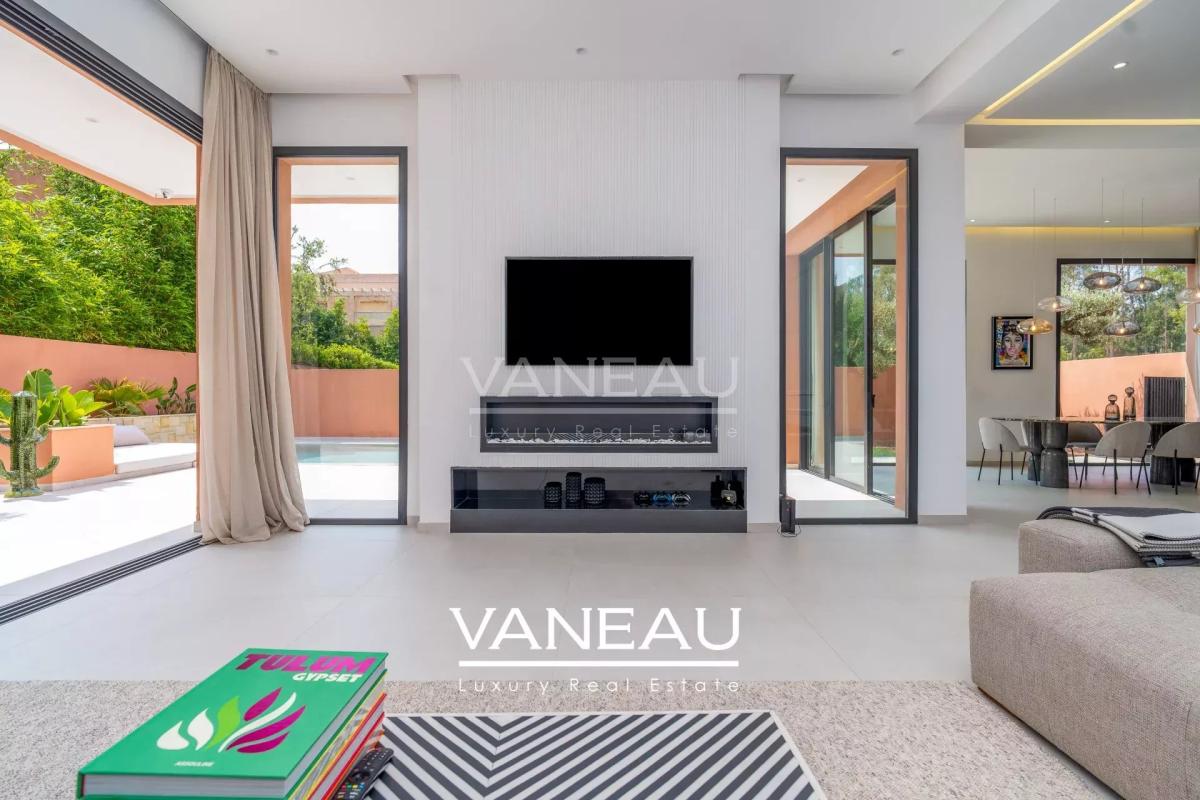 ***Luxueuse villa sur domaine golfique***