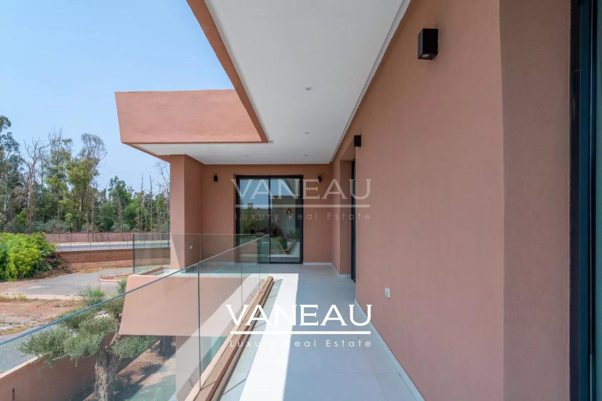 ***Luxueuse villa sur domaine golfique***