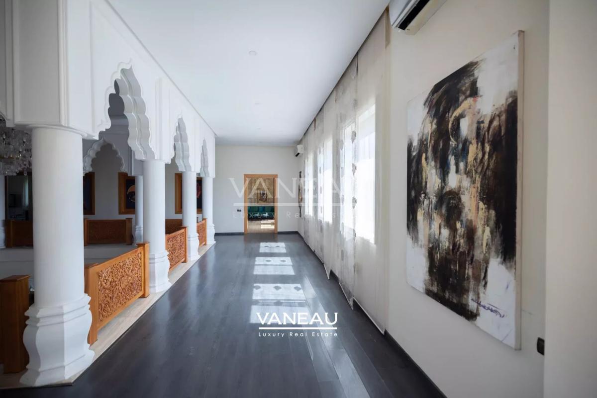 Palais à vendre au coeur de Souissi