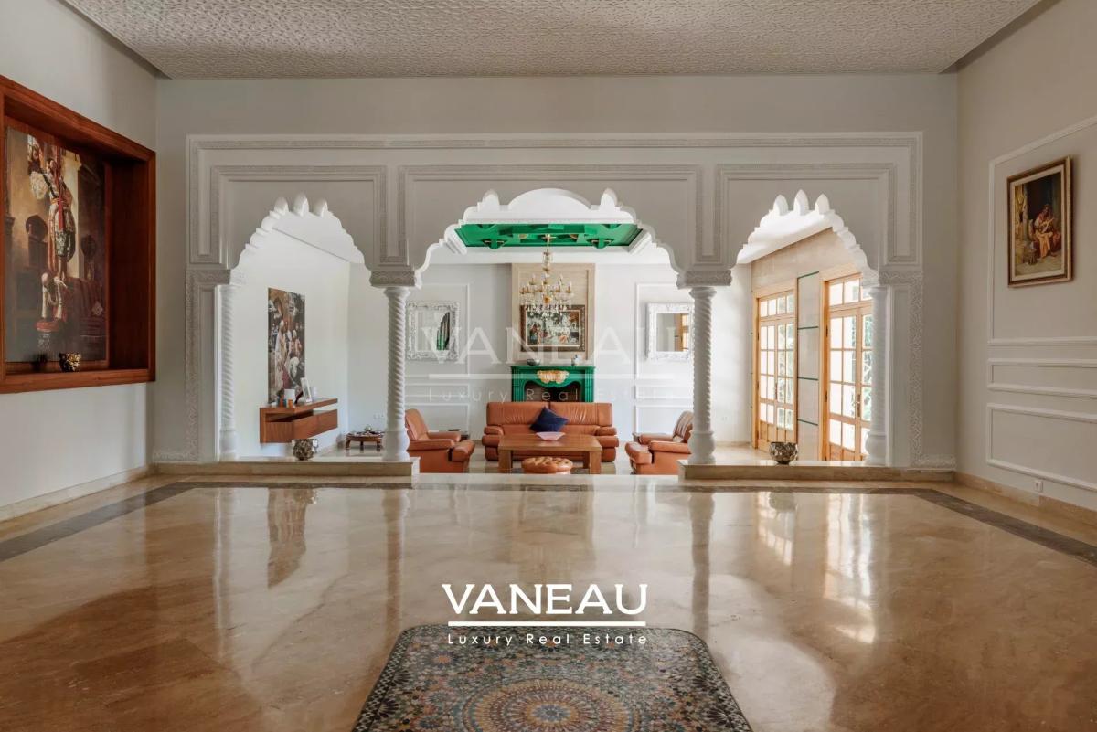 Palais à vendre au coeur de Souissi