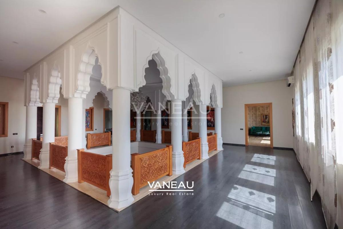 Palais à vendre au coeur de Souissi