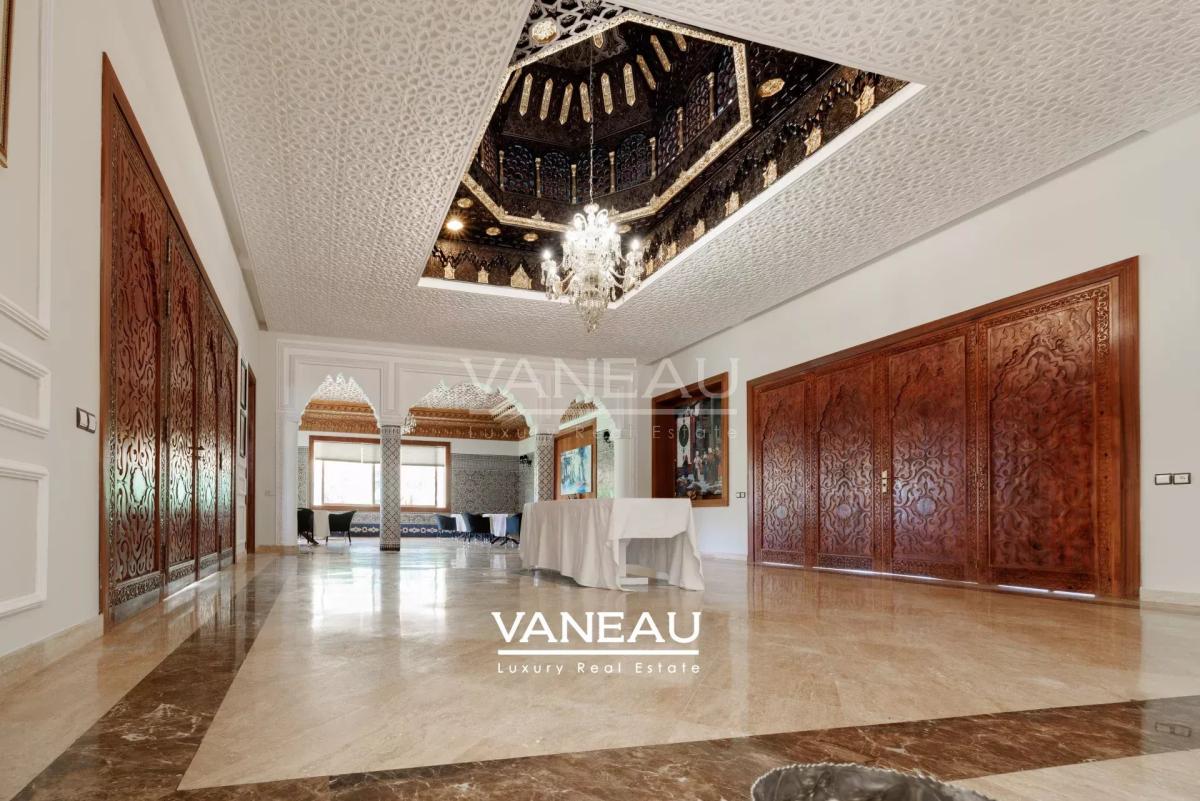 Palais à vendre au coeur de Souissi