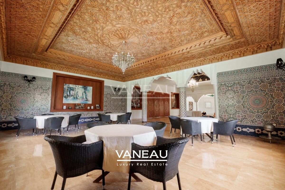 Palais à vendre au coeur de Souissi