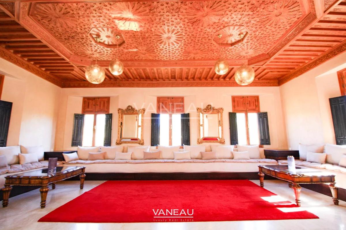 Sompteuse villa nichée au coeur de la Palmeraie