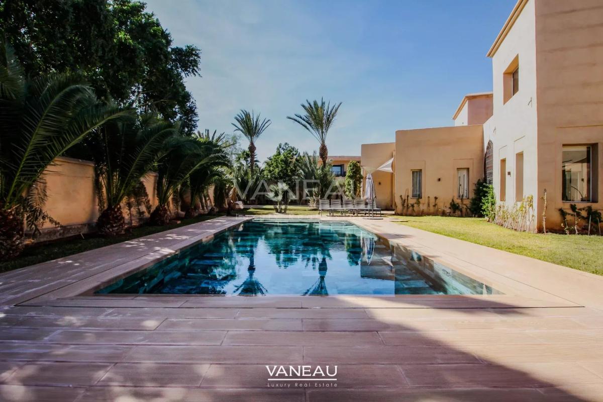 Sompteuse villa nichée au coeur de la Palmeraie