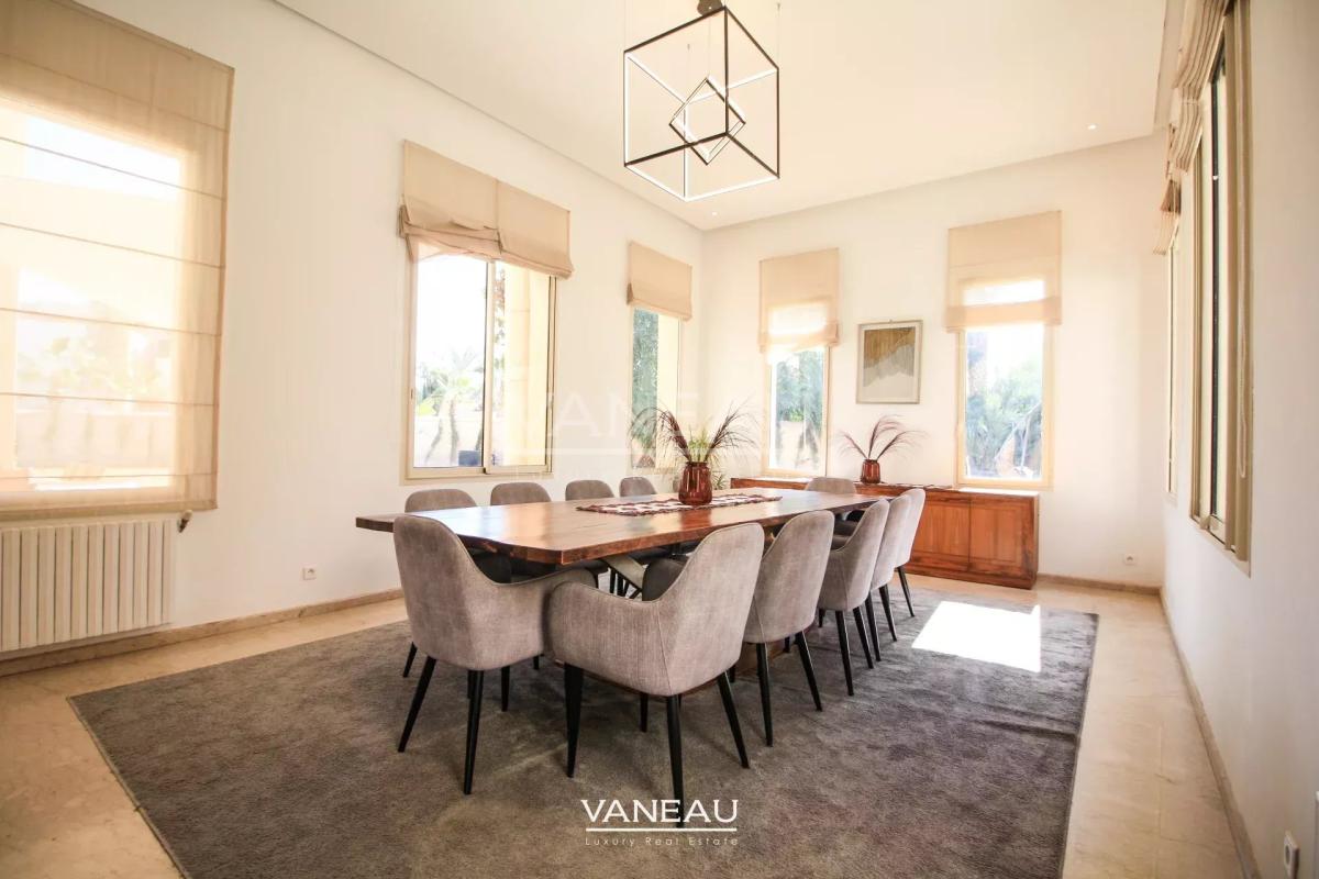 Sompteuse villa nichée au coeur de la Palmeraie