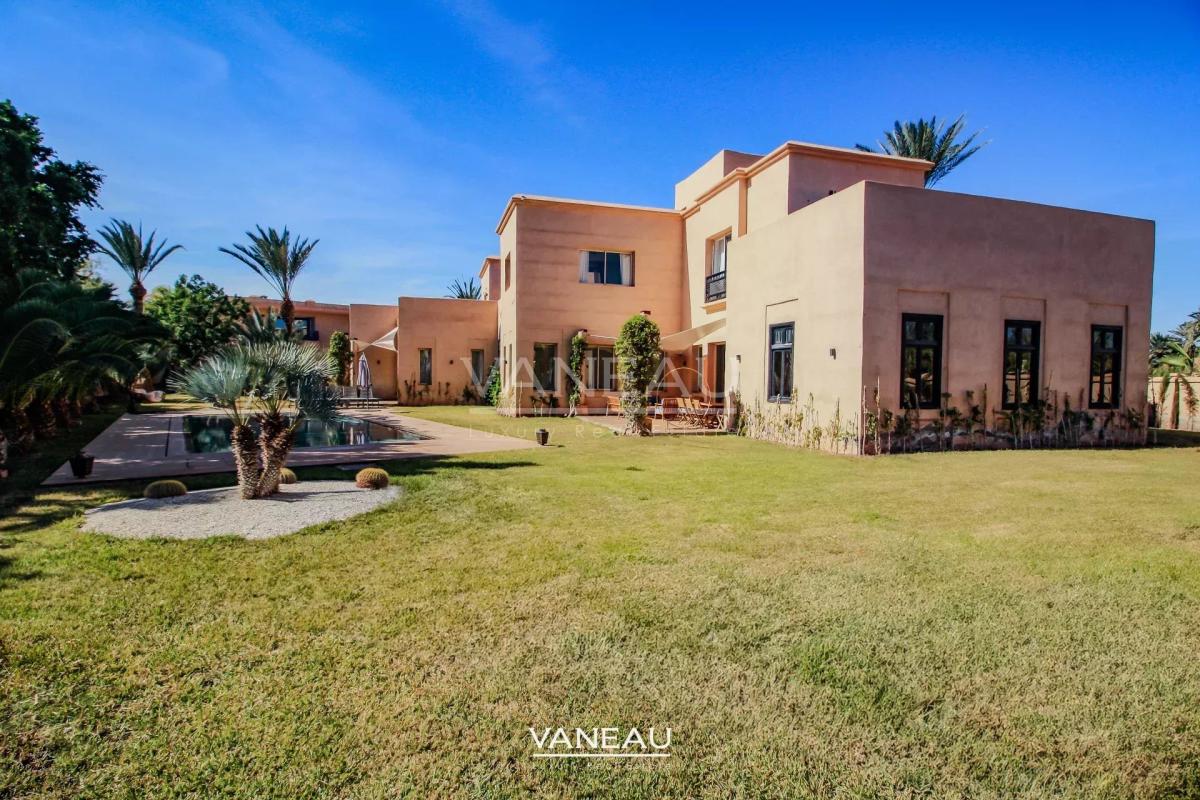 Sompteuse villa nichée au coeur de la Palmeraie