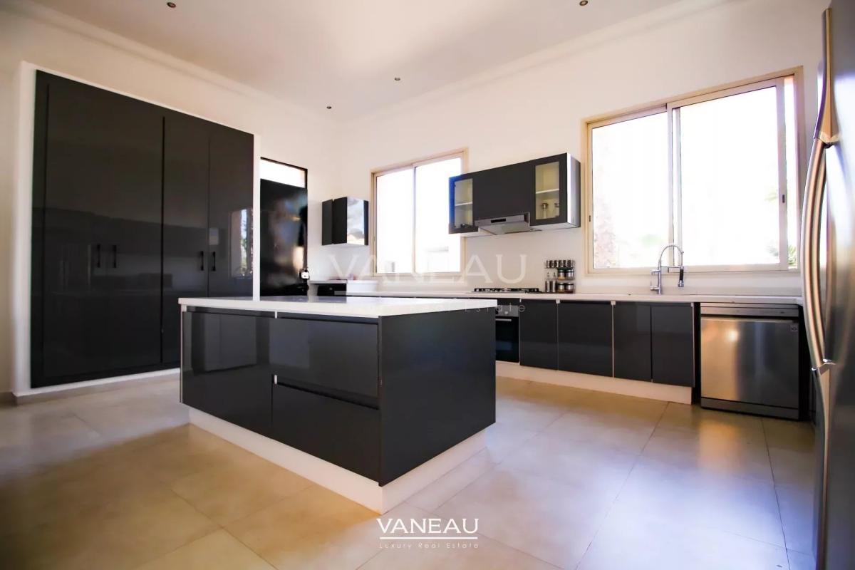 Sompteuse villa nichée au coeur de la Palmeraie