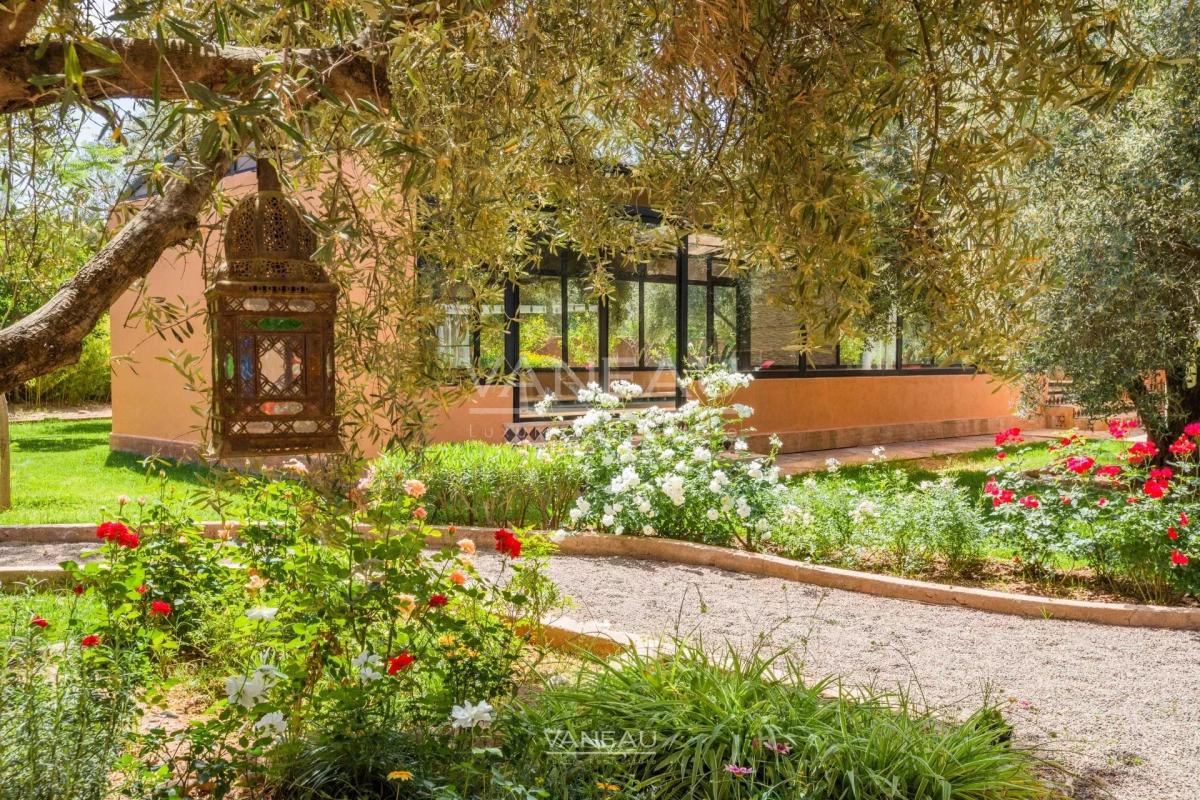 Un havre de paix au pied de l'Atlas sur 1 hectare avec VNA