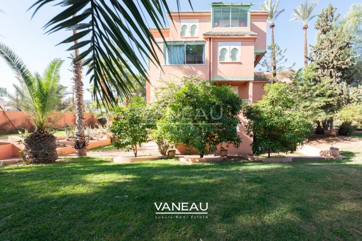 Grand appartement en duplex de trois chambres à la Palmeraie