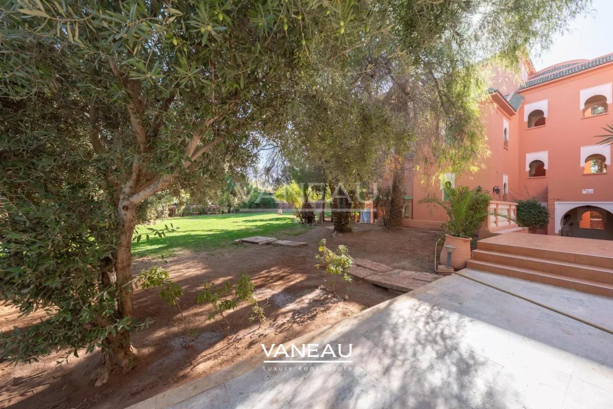 Grand appartement en duplex de trois chambres à la Palmeraie