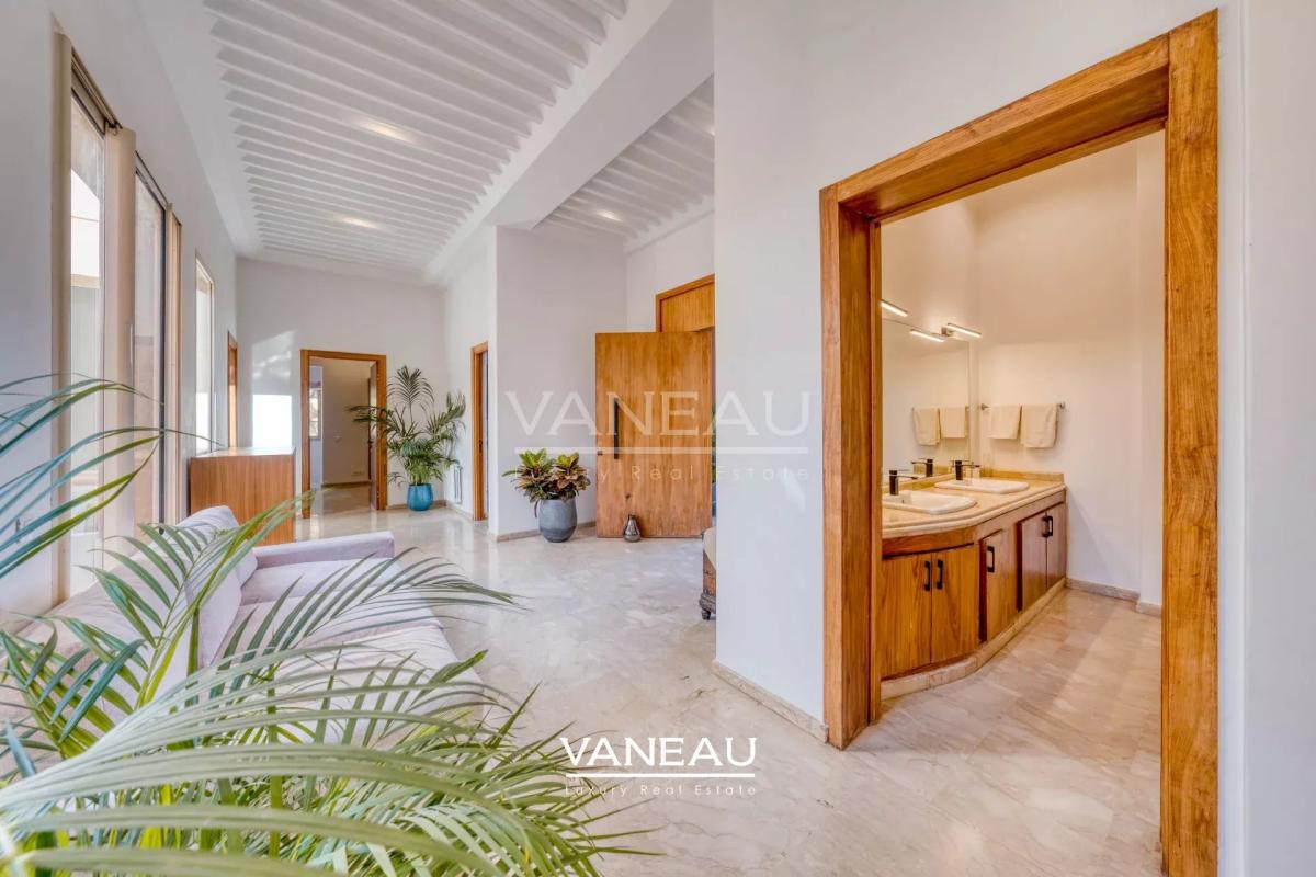 Sompteuse villa nichée au coeur de la Palmeraie