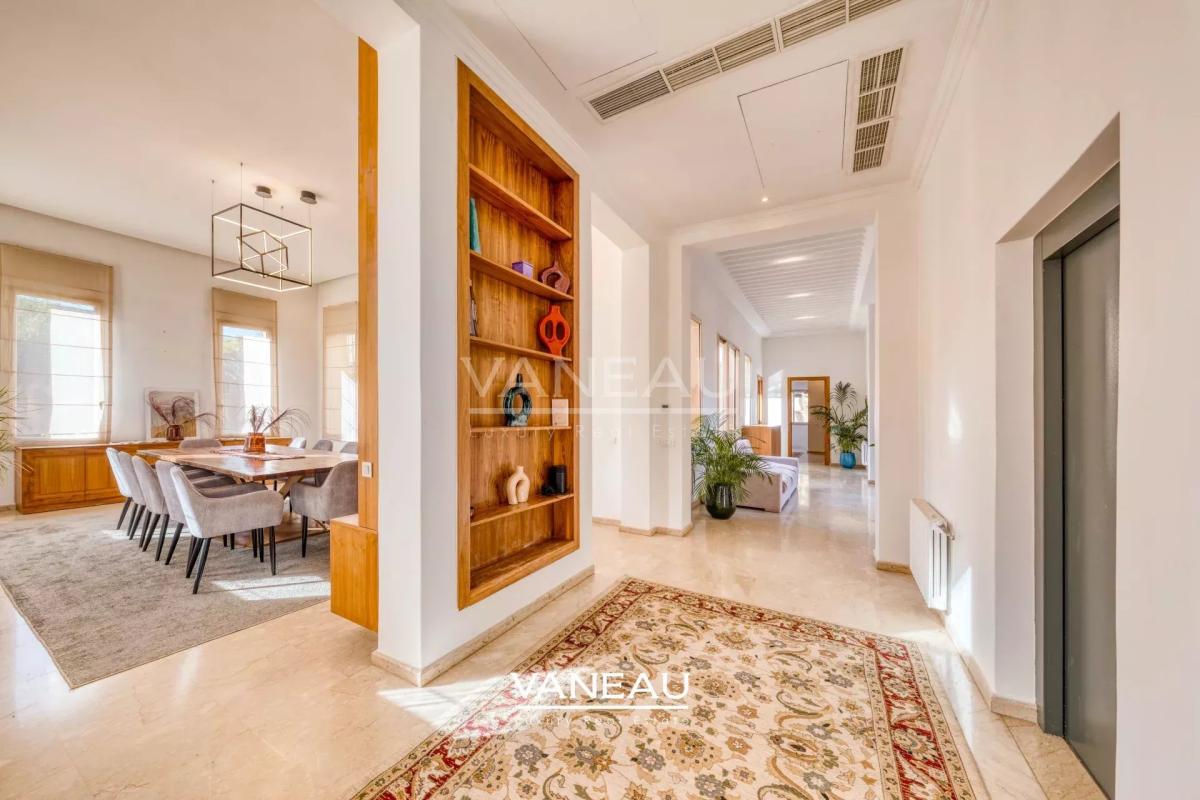 Sompteuse villa nichée au coeur de la Palmeraie