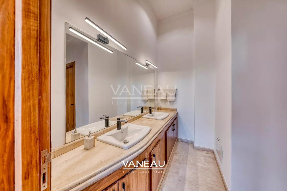 Sompteuse villa nichée au coeur de la Palmeraie