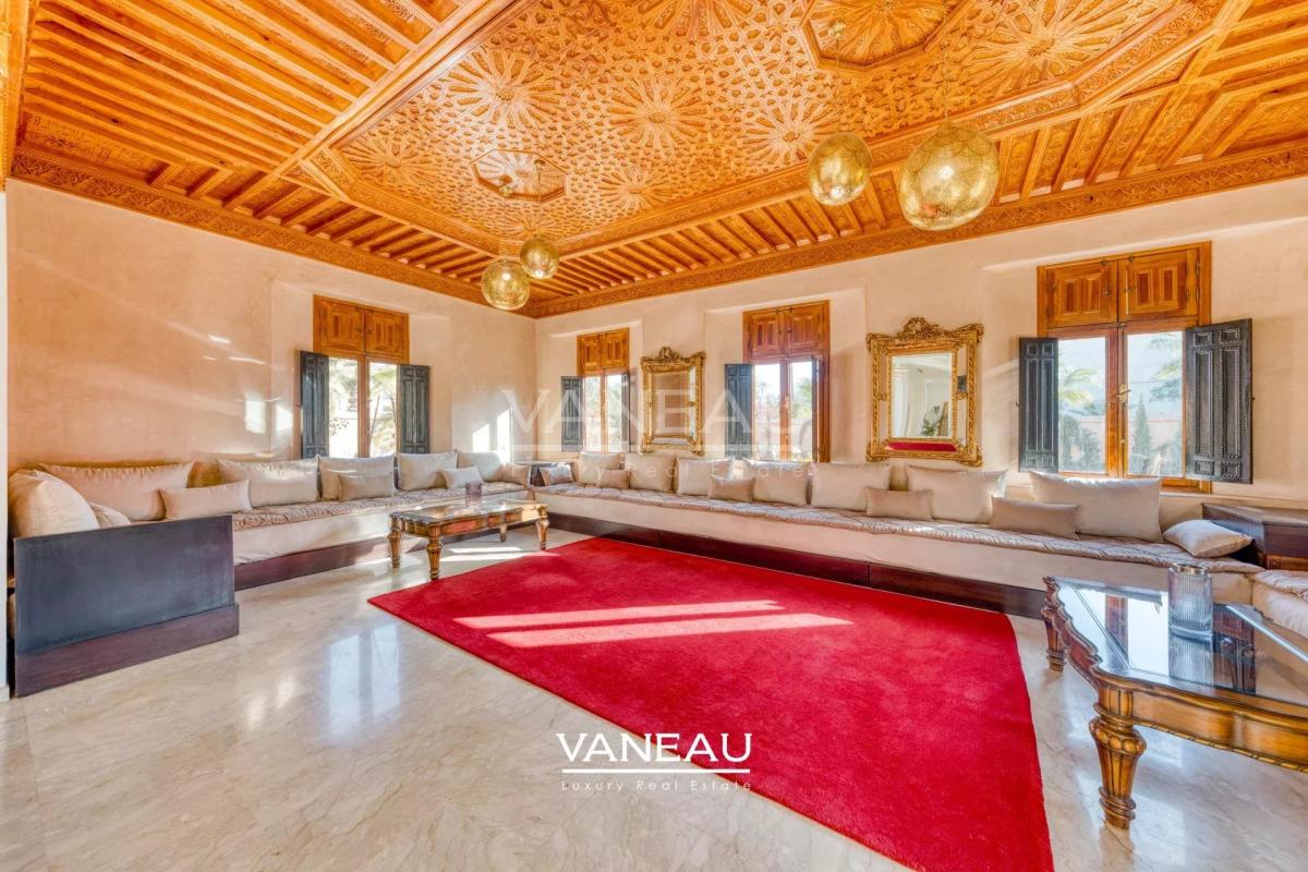 Sompteuse villa nichée au coeur de la Palmeraie