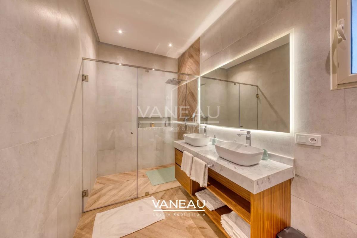 Sompteuse villa nichée au coeur de la Palmeraie