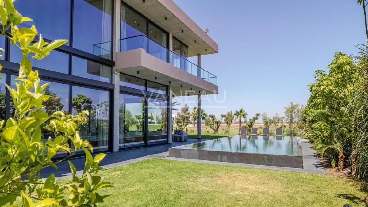 Villa d'architecte en 1ère ligne de golf