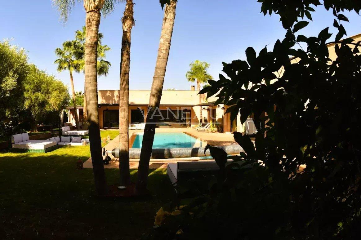 superbe villa contemporaine sur 2000m² carré de terrain