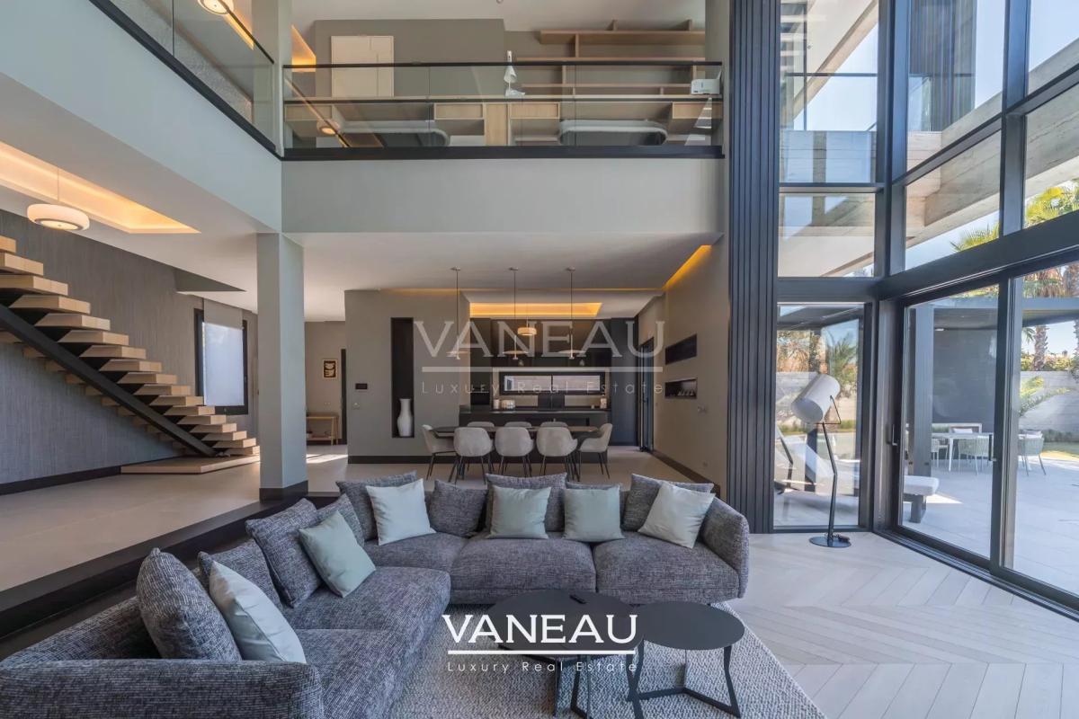 Villa neuve contemporaine a proximité de golfs prestigieux