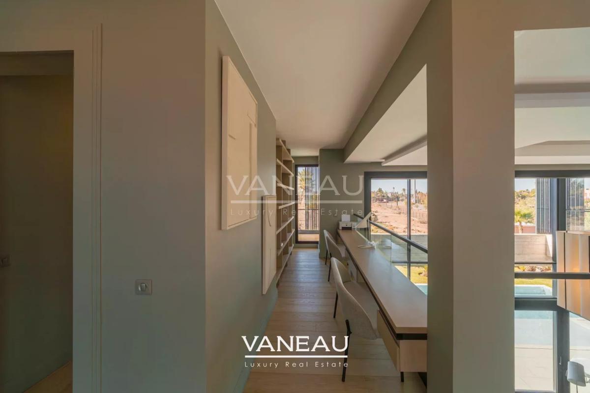 Villa neuve contemporaine a proximité de golfs prestigieux