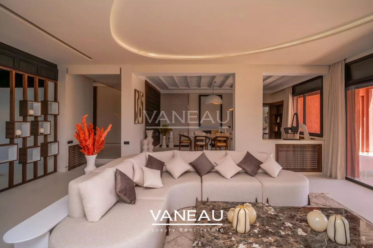 Villa rénovée par architecte à vendre sur Golf