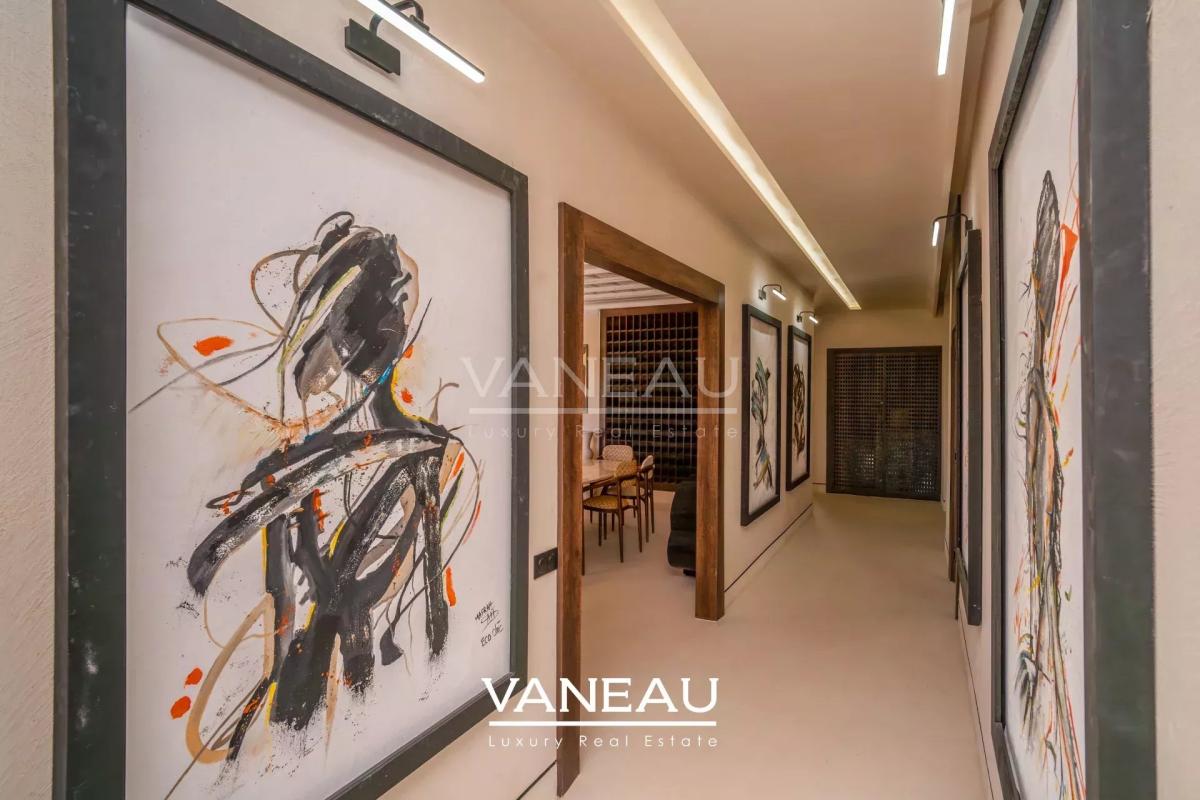 Villa rénovée par architecte à vendre sur Golf