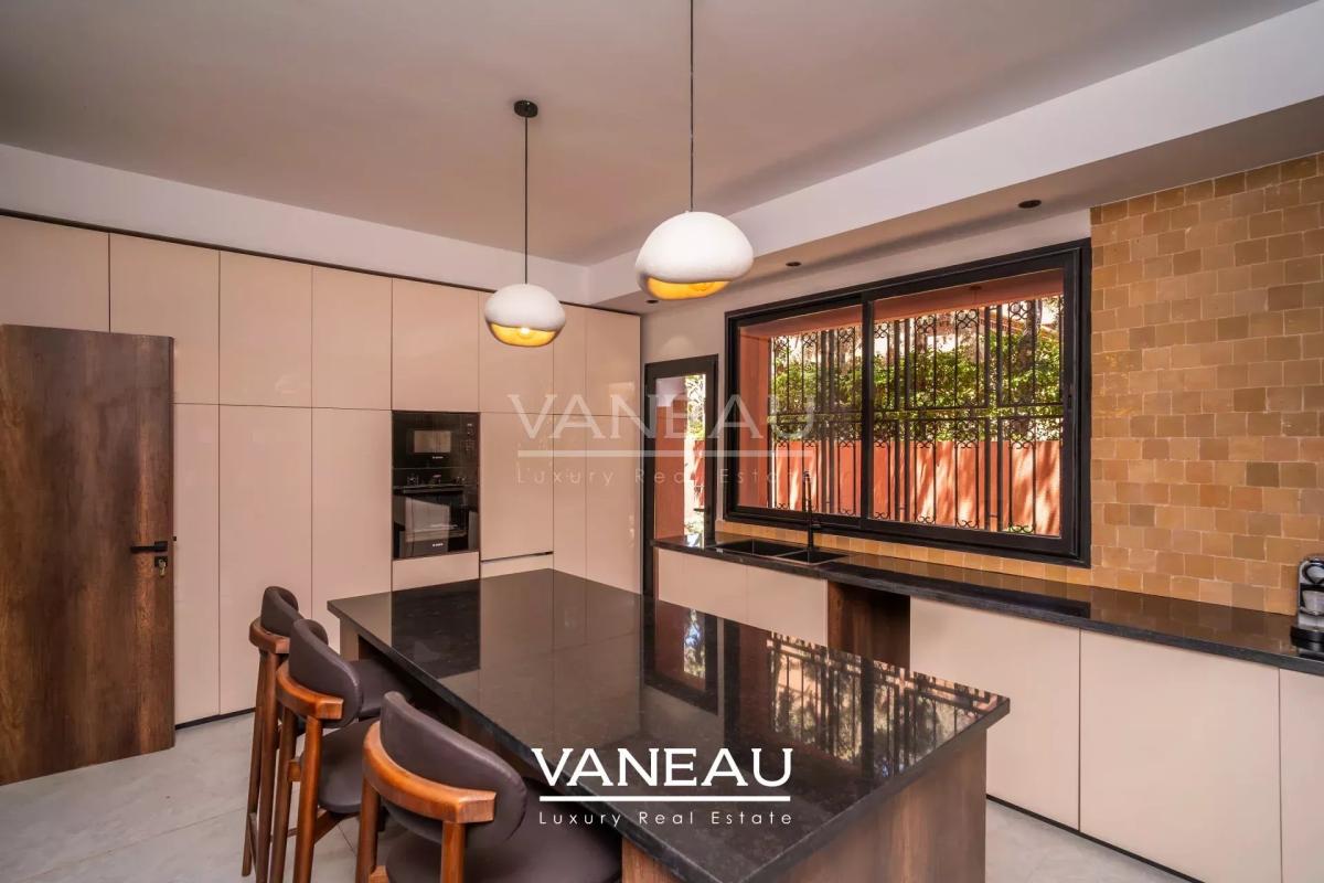 Villa rénovée par architecte à vendre sur Golf