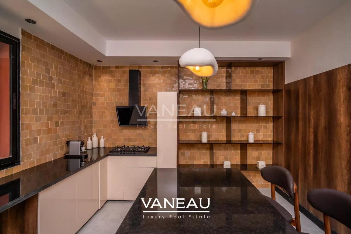 Villa rénovée par architecte à vendre sur Golf