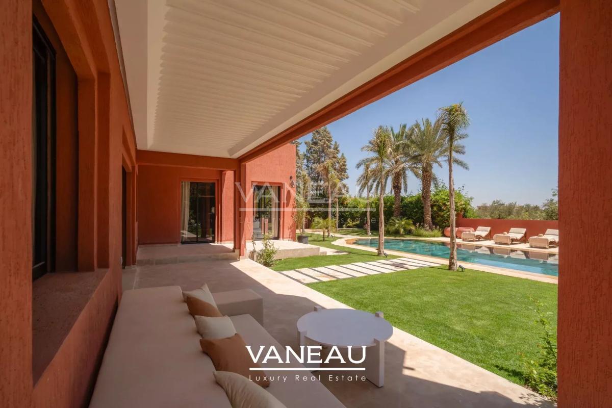 Villa rénovée par architecte à vendre sur Golf