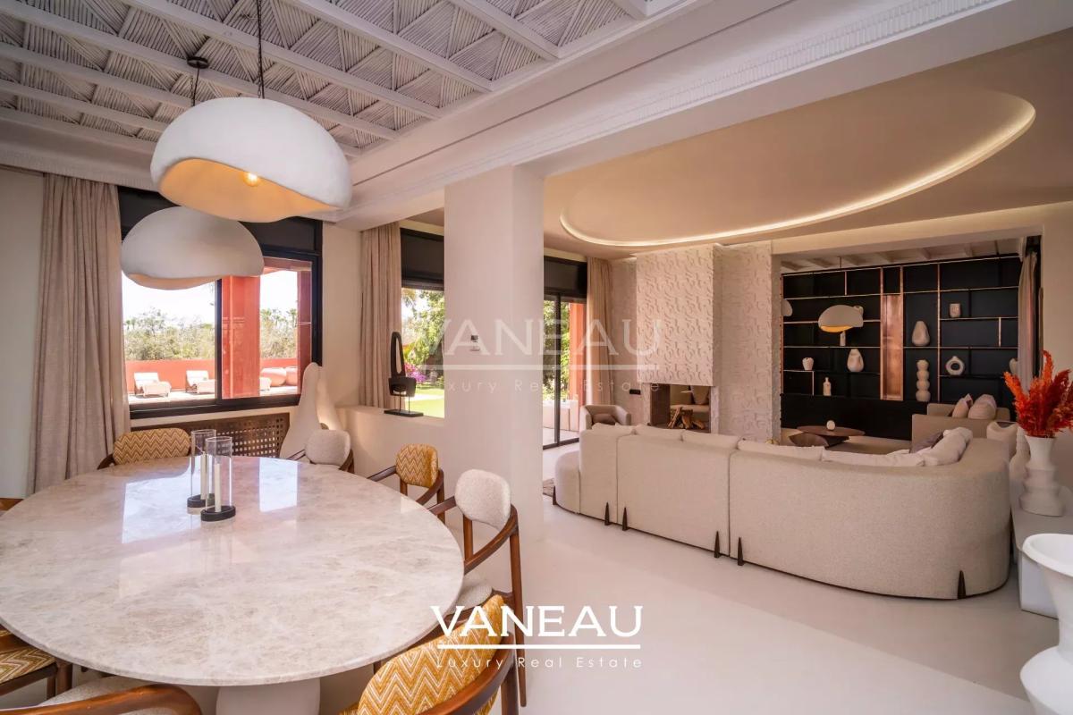 Villa rénovée par architecte à vendre sur Golf