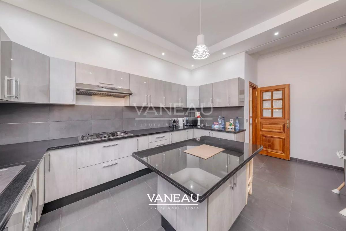 Villa Contemporaine à Vendre amelkis 1