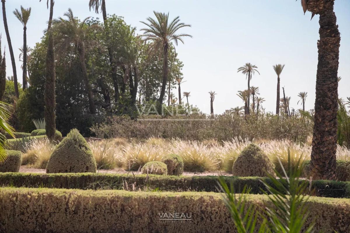 PALAIS À VENDRE AU COEUR DE LA PALMERAIE DE MARRAKECH